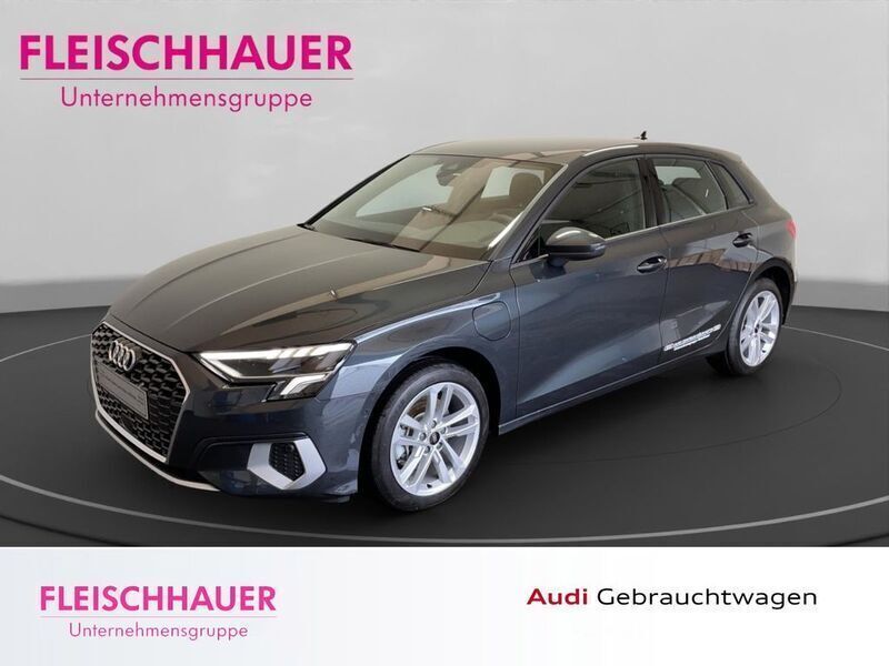Grau Gebraucht 2024 Audi A3 Sportback e-tron Advanced Limousine | 33.880 € (Teuer) - Bild 1/4