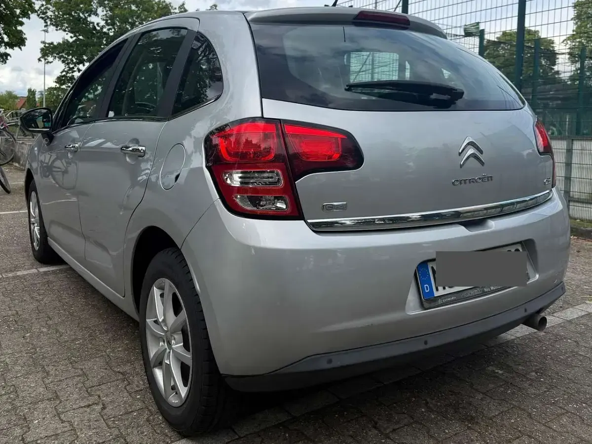 Usado Citroën C3 SELECTION 68 CV (50 kW) 2012 Gris Berlina