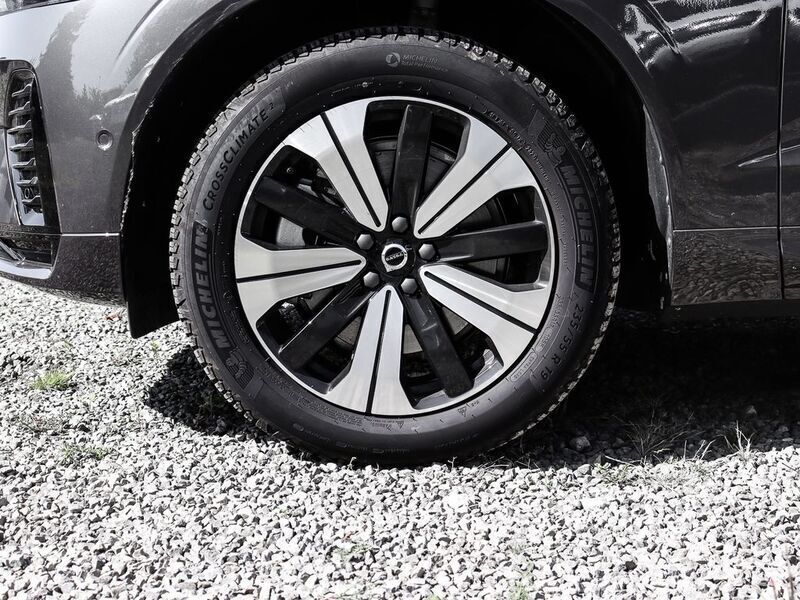 Gebraucht Volvo XC60 Plus 455 PS (334 kW) 2024 Onyx black metallic SUV