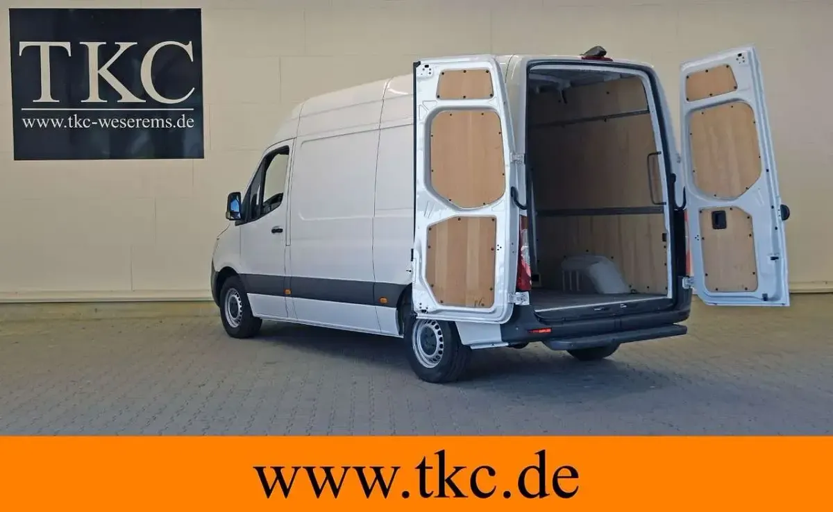 Gebraucht Mercedes Sprinter 170 PS (125 kW) 2023 Mb 9147 arktikweiss Van