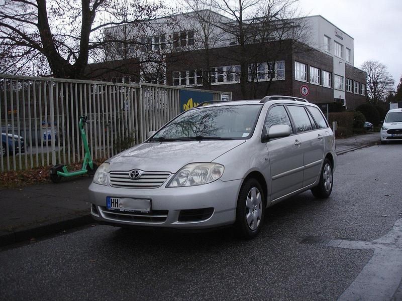 Silber Gebraucht 2006 Toyota Corolla Kombi | 2.700 € (Fairer Preis) - Bild 1/4