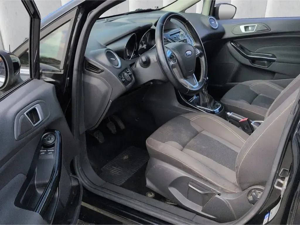 Gebraucht Ford Fiesta Titanium 101 PS (74 kW) 2016 Schwarz Kleinwagen