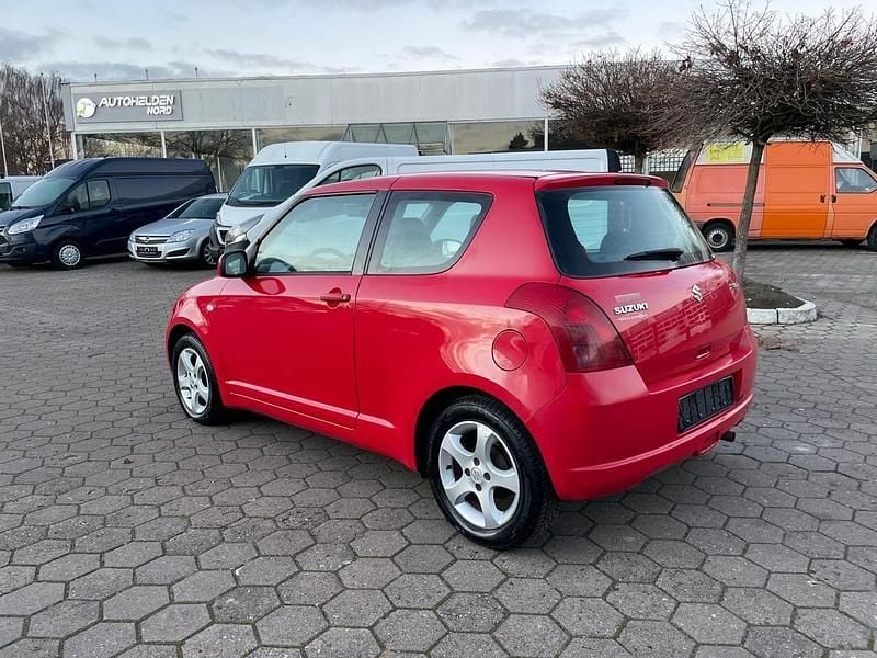 Gebraucht Suzuki Swift 92 PS (67 kW) 2007 Rot Kleinwagen
