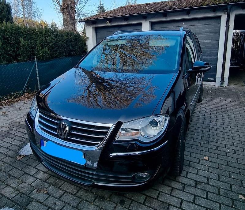Schwarz Gebraucht 2009 VW Touran Highline Van / Kleinbus | 4.300 € (Fairer Preis) - Bild 1/4
