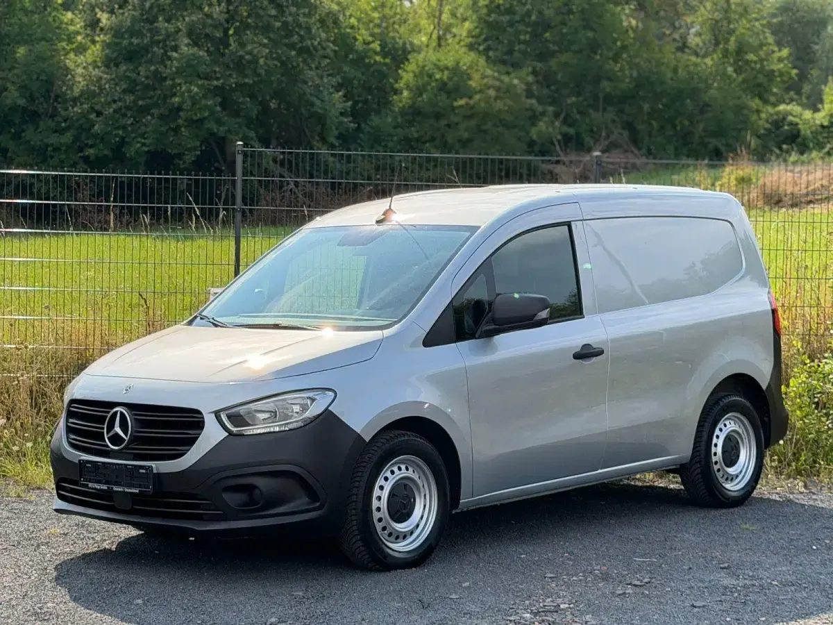 Gebraucht Mercedes Citan 110 95 PS (69 kW) 2022 Silber Van / Kleinbus