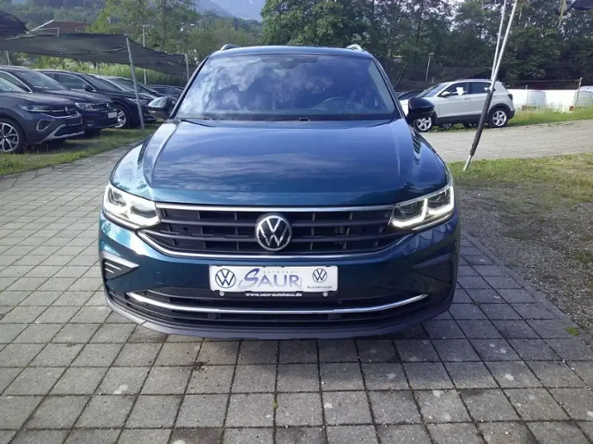 Gebraucht VW Tiguan Active 150 PS (110 kW) 2021 Nightshade blue metallic SUV