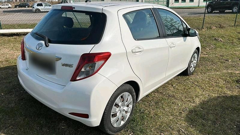 Gebraucht Toyota Yaris 100 PS (73 kW) 2012 Kleinwagen