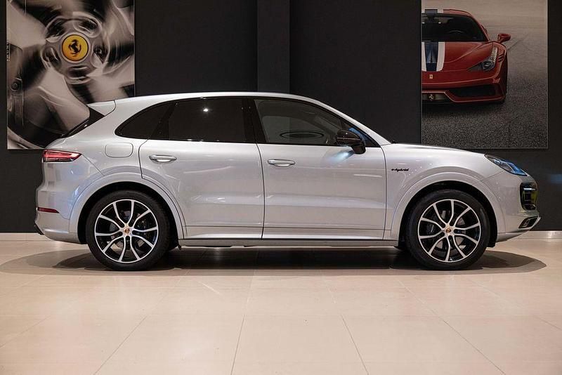 Second-hand Porsche Cayenne 462 CP (339 kW) 2022 Gri SUV