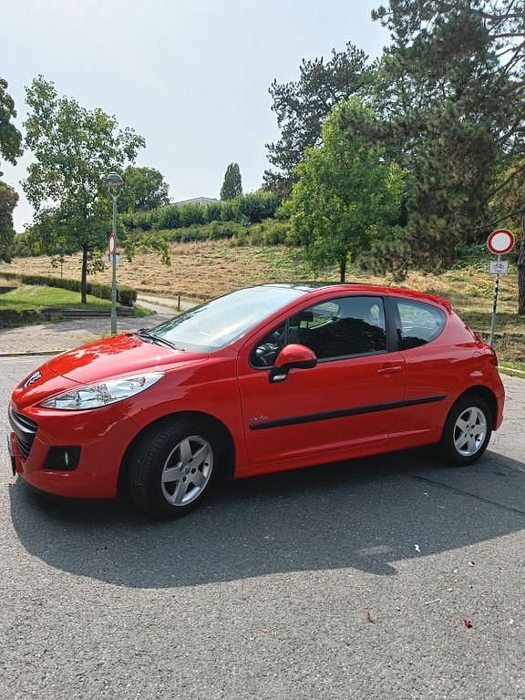 Rot Gebraucht 2010 Peugeot 207 Urban Move Limousine | 2.600 € (Guter Preis) - Bild 1/4