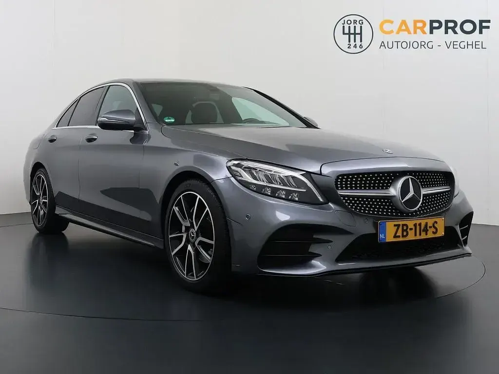 Gebraucht Mercedes C180 Business 156 PS (114 kW) 2019 Grau Limousine