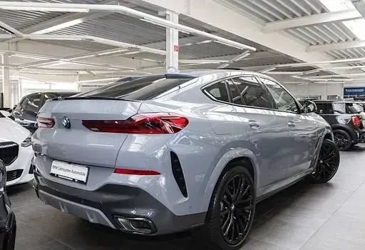 Gebraucht BMW X6 M50 Shadowline 530 PS (389 kW) 2023 Grau SUV