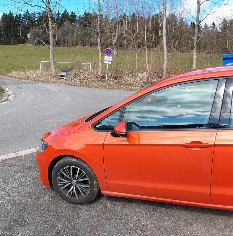 Second-hand VW Golf Comfortline 2016 Portocaliu SUV