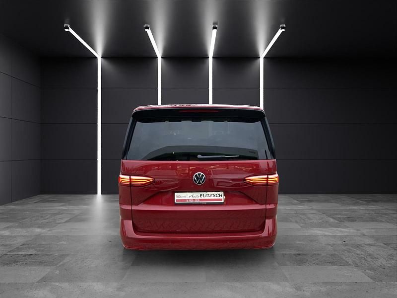 Gebraucht VW Multivan Life 150 PS (110 kW) 2025 Fortanarot metallic Van