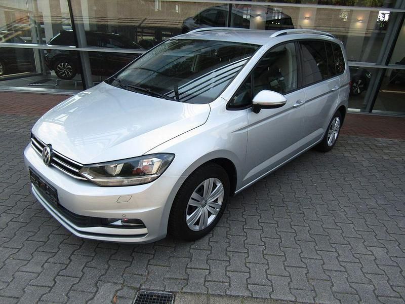 Silber Gebraucht 2016 VW Touran Van / Kleinbus | 11.500 € (Fairer Preis) - Bild 1/4