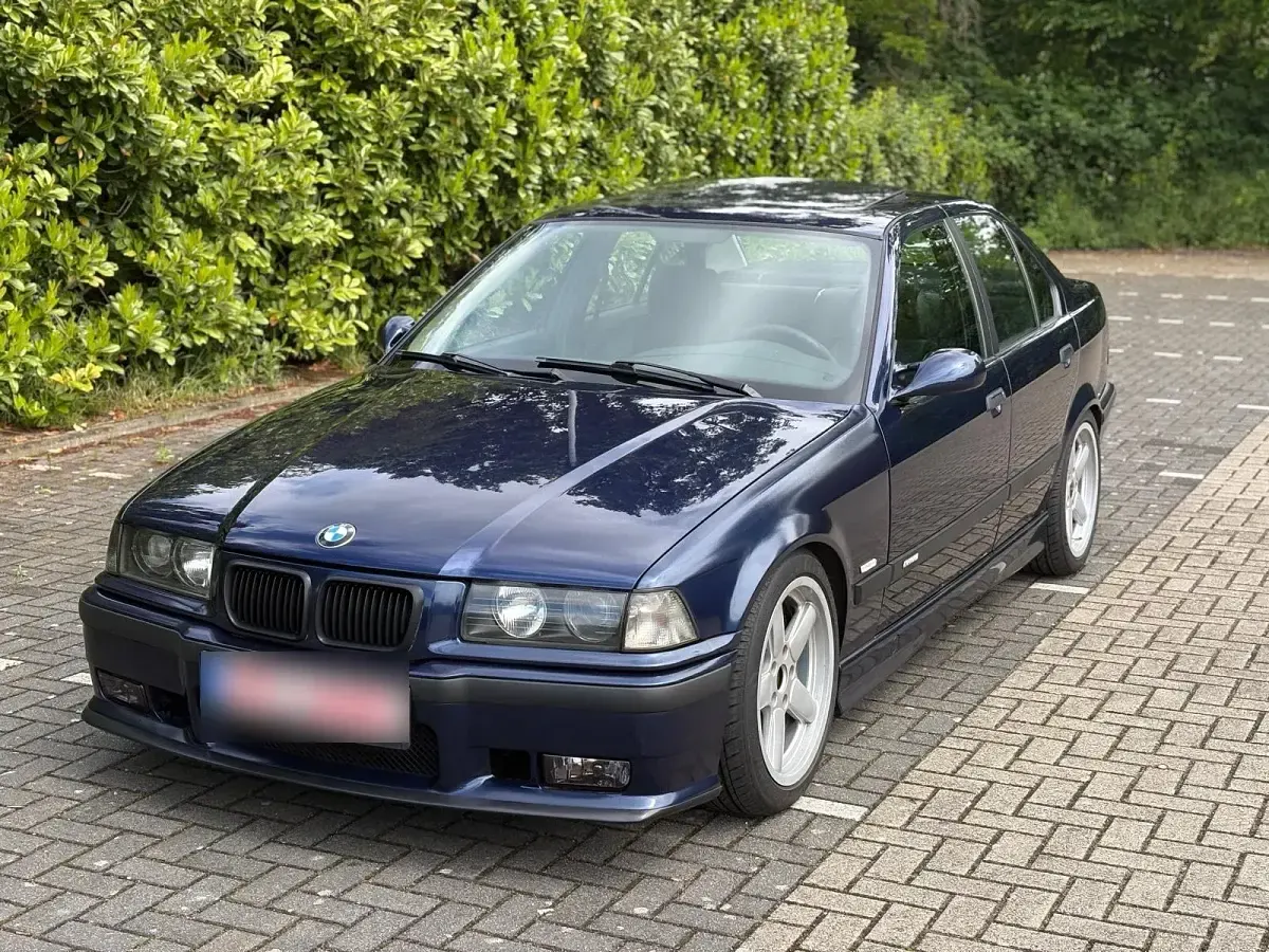 Gebraucht BMW 320 M Sport 150 PS (110 kW) 1993 Blau Limousine