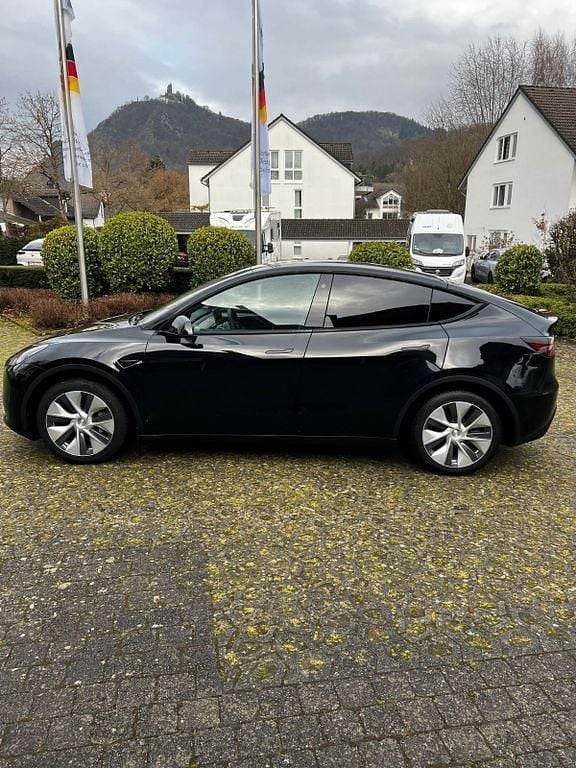 Gebraucht Tesla Model Y Standard Range 255 kW (347 PS) 2023 Schwarz SUV