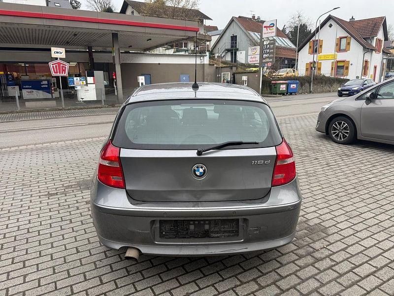 Gebraucht BMW 118 Advantage 143 PS (105 kW) 2011 Grau Kleinwagen