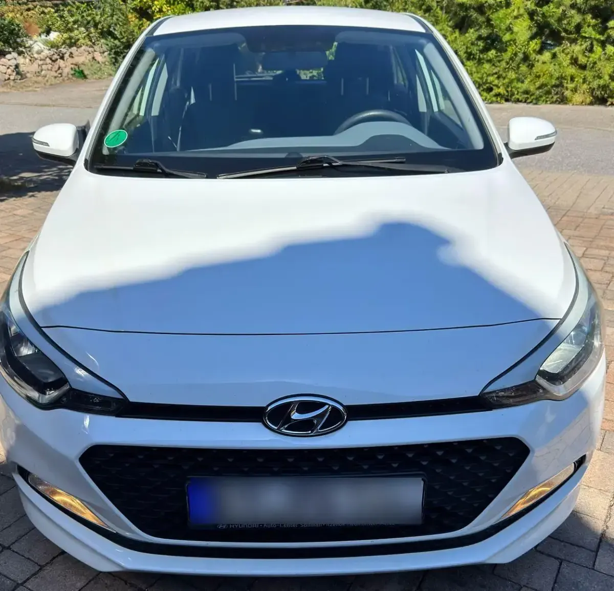 Gebraucht Hyundai i20 Classic 75 PS (55 kW) 2016 Weiß Limousine