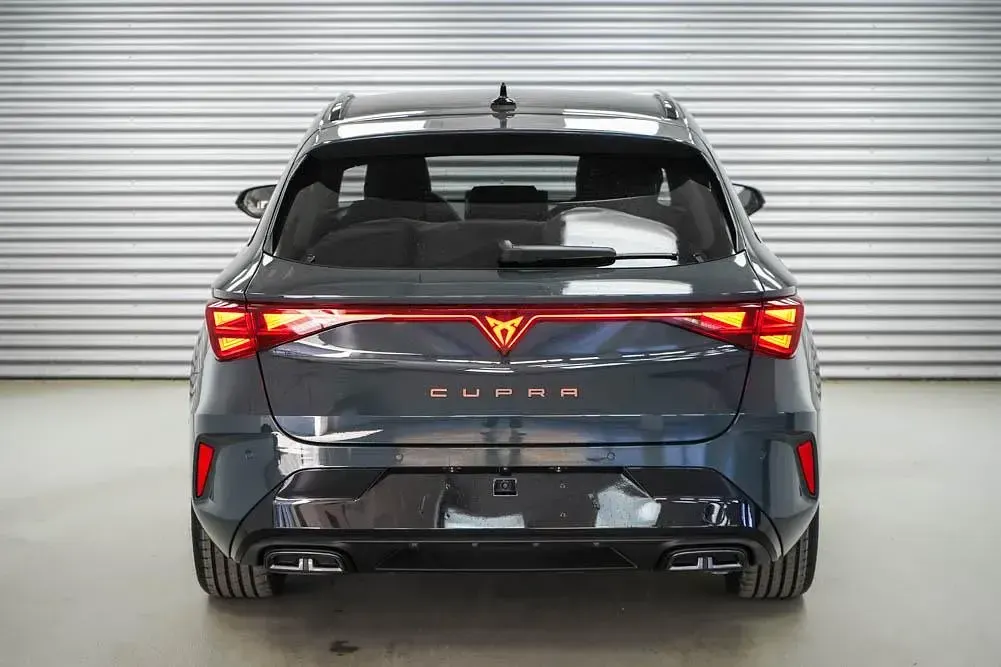 Neu Cupra Leon 204 PS (150 kW) 2026 Fjord blau uni (9k) Kombi