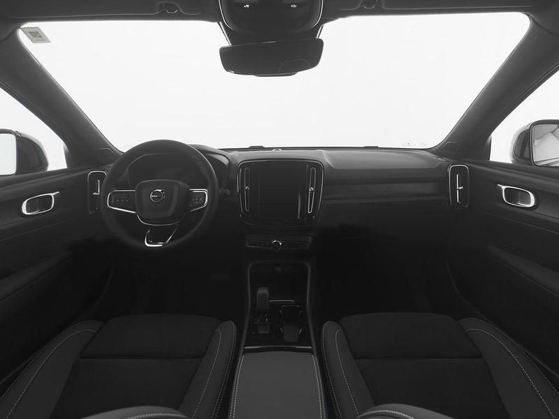 Gebraucht Volvo XC40 Plus 169 kW (231 PS) 2023 Schwarz onyx black / metallic SUV