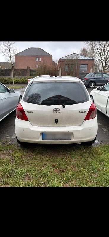 Gebraucht Toyota Yaris 87 PS (63 kW) 2007 Weiß Kleinwagen