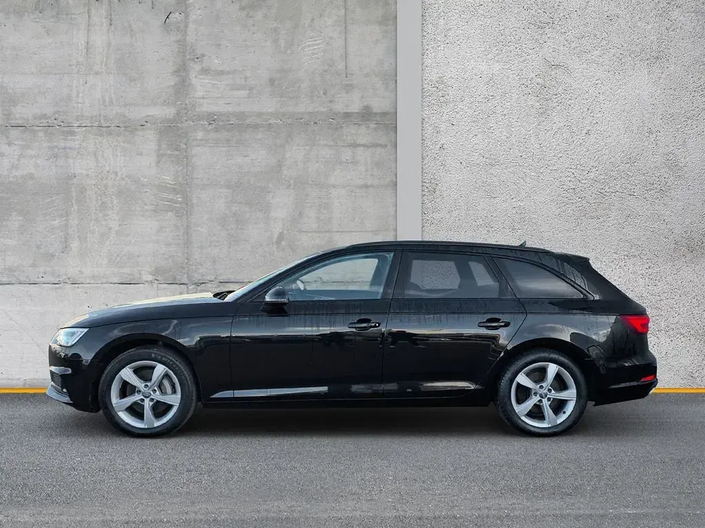 Gebraucht Audi A4 Sport 190 PS (139 kW) 2019 Schwarz Kombi