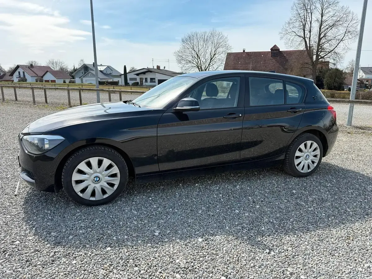Gebraucht BMW 114 122 PS (89 kW) 2013 Schwarz Kleinwagen