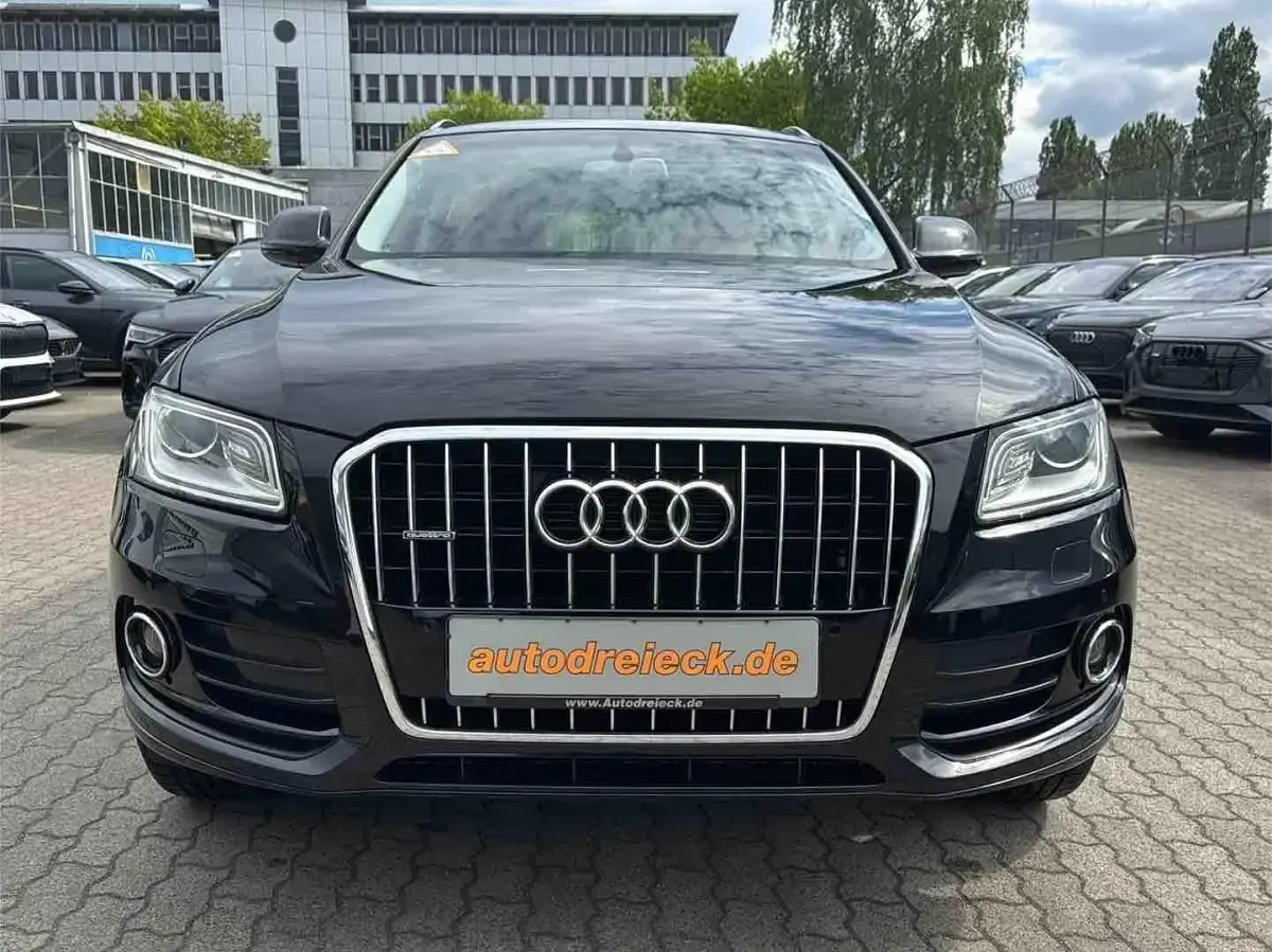 Gebraucht Audi Q5 Sport 190 PS (139 kW) 2018 Mythosschwarz metallic SUV