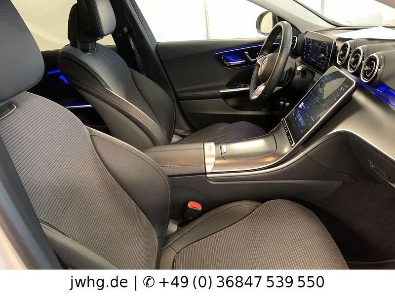 Gebraucht Mercedes C300e 313 PS (230 kW) 2023 Weiß Limousine