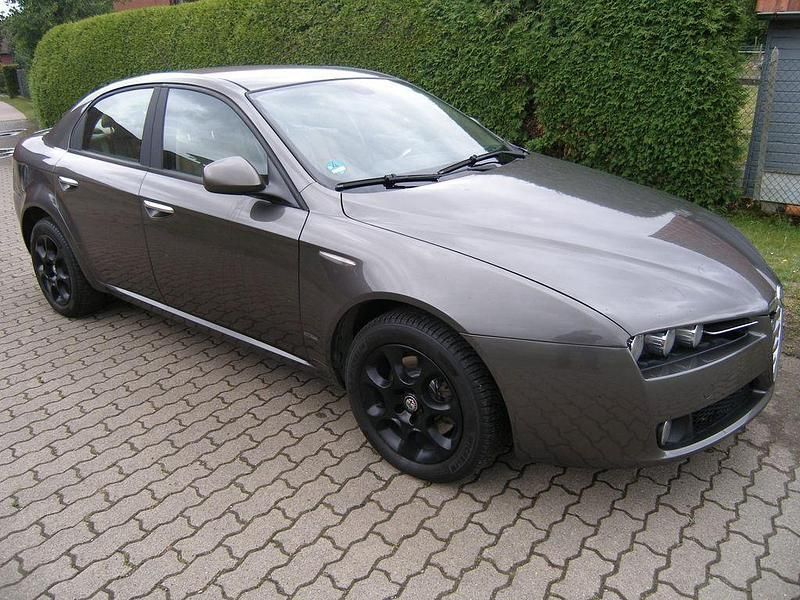 Grau Gebraucht 2007 Alfa Romeo 159 Limousine | 3.599 € (Etwas zu teuer) - Bild 1/4