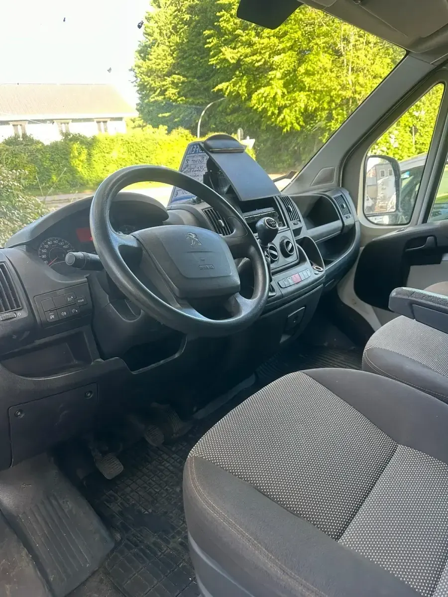 Gebraucht Peugeot Boxer 131 PS (96 kW) 2015 Weiß Van