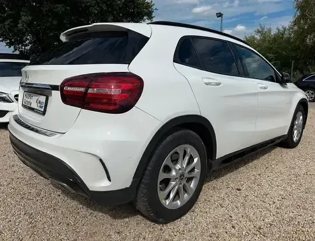 Gebraucht Mercedes GLA220 170 PS (125 kW) 2019 Weiß SUV