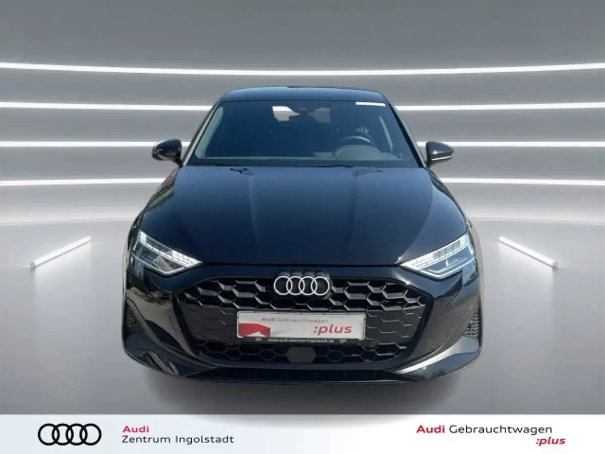 Gebraucht Audi A3 Ambiente 116 PS (85 kW) 2025 Brillantschwarz Limousine