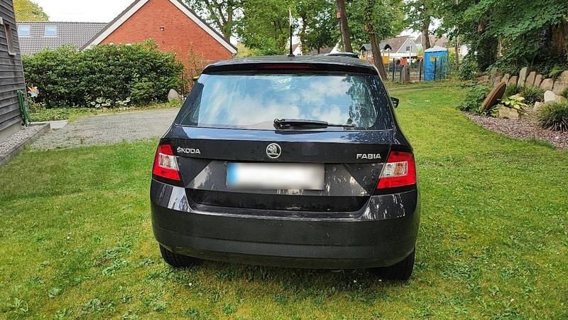 Gebraucht Skoda Fabia 60 PS (44 kW) 2017 Kleinwagen