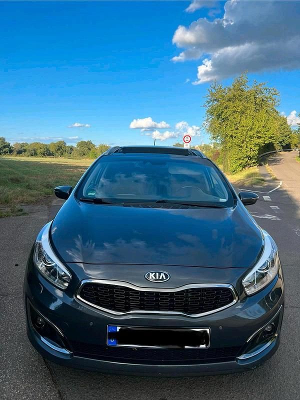Andere farben Gebraucht 2015 Kia Ceed Kombi | 7.450 € (Superpreis) - Bild 1/4
