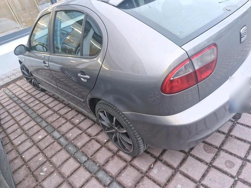 Gebraucht Seat Leon 150 PS (110 kW) 2003 Gold Kleinwagen