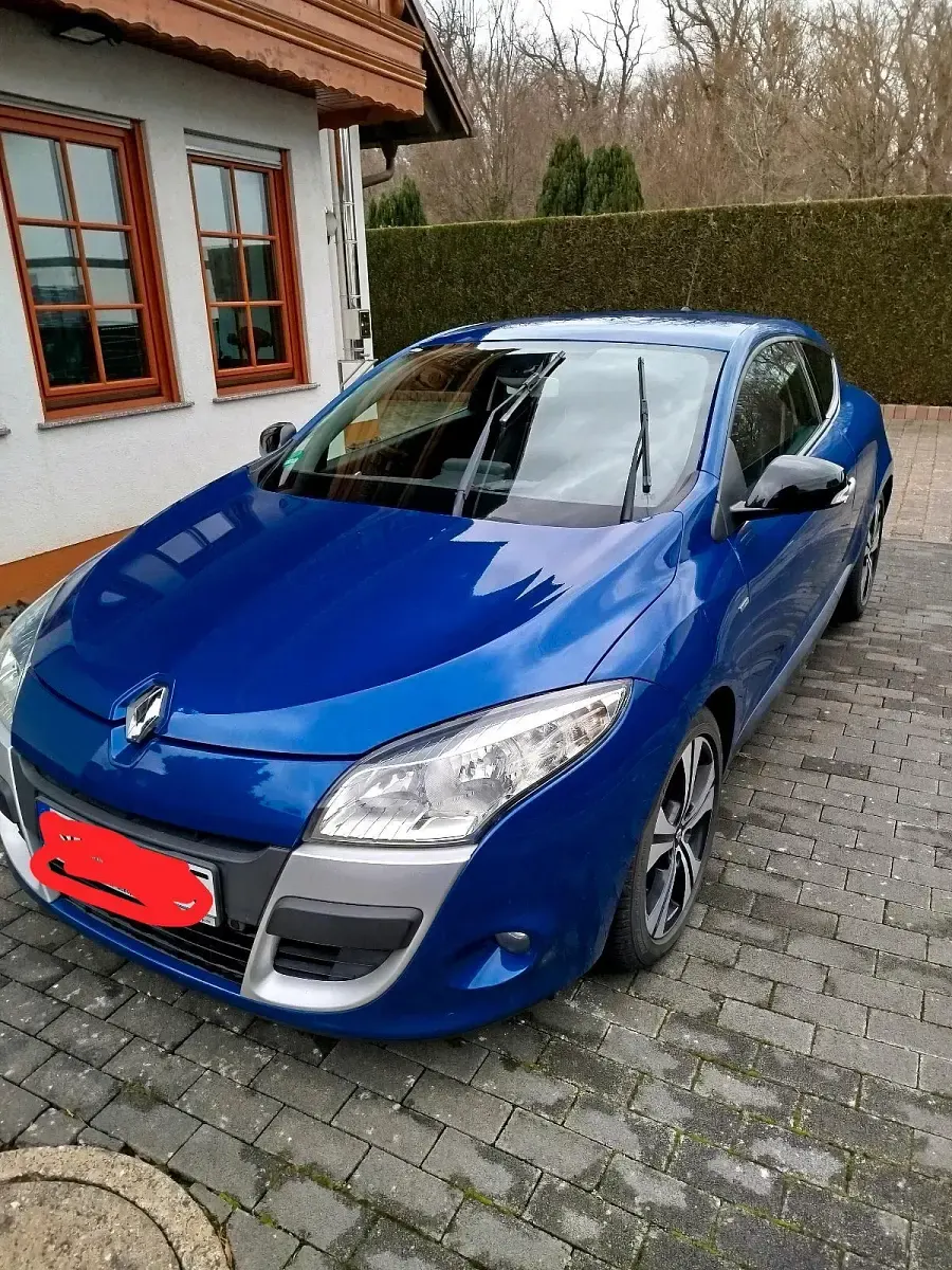 Gebraucht Renault Mégane Coupé Bose Edition 131 PS (96 kW) 2011 Blau Coupé