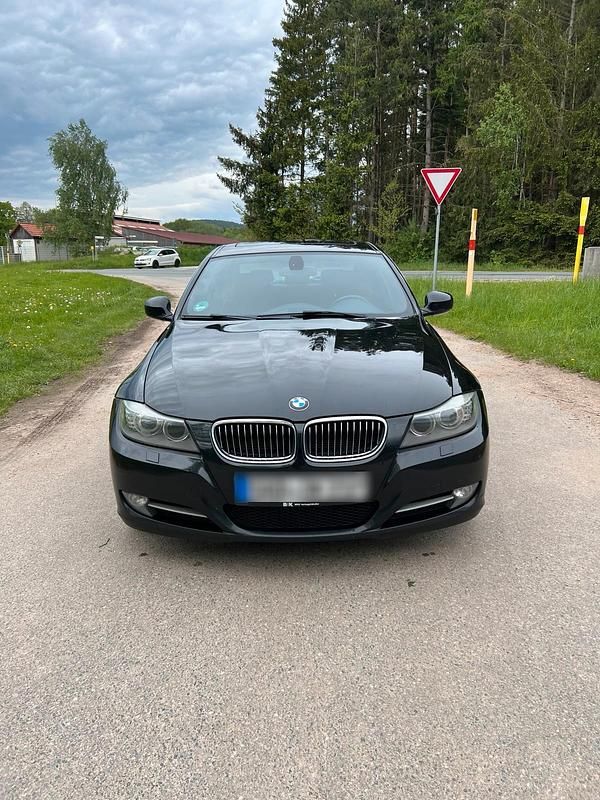 Gebraucht 2010 BMW 325 Limousine | 8.200 € (Teuer) - Bild 1/4