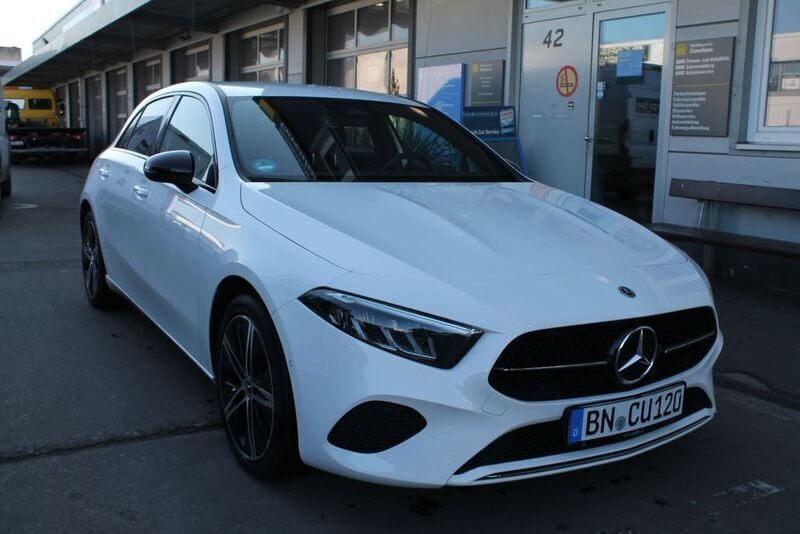 Gebraucht Mercedes A180 Progressive 150 PS (110 kW) 2023 Weiß Limousine