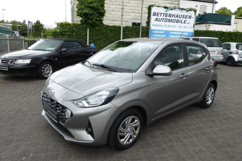 Beige Gebraucht 2020 Hyundai i10 Kleinwagen | 10.990 € (Fairer Preis) - Bild 1/4