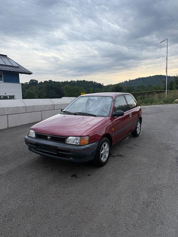 Rot Gebraucht 1995 Toyota Starlet XLi Kleinwagen | 2.250 € - Bild 1/4