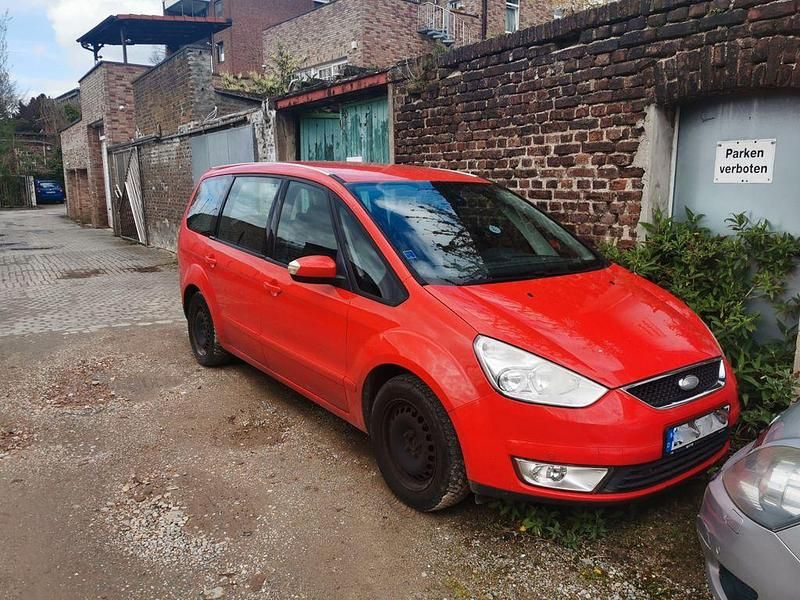 Gebraucht Ford Galaxy Trend 145 PS (106 kW) 2008 Rot Van / Kleinbus