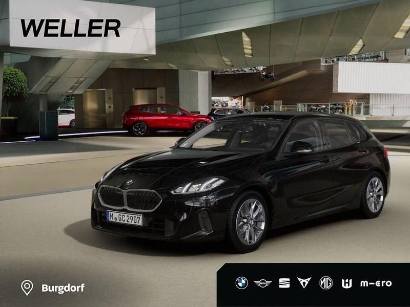 Schwarz (schwarz) Neu 2025 BMW 120 Comfort Edition Kleinwagen | 32.590 € (Guter Preis) - Bild 1/4