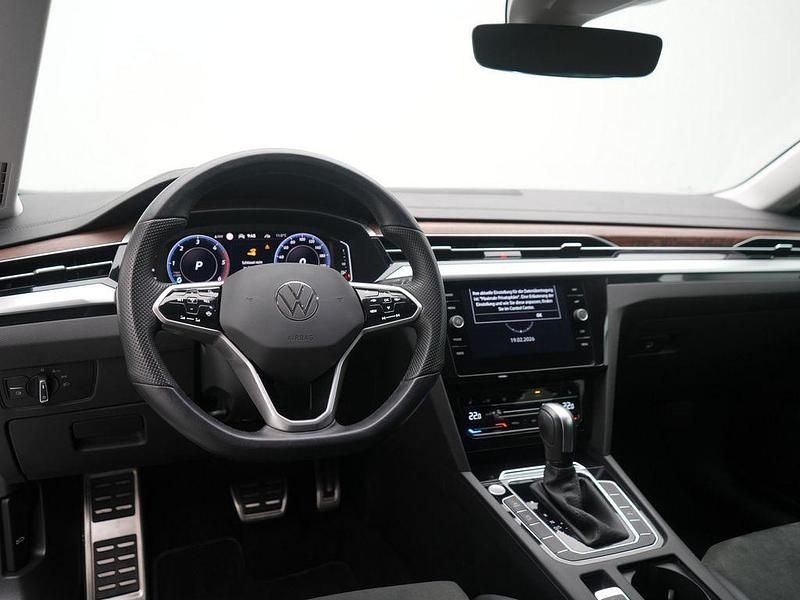 Gebraucht VW Arteon Elegance 150 PS (110 kW) 2023 Weiss / oryxweiss perlmutteffekt (metallic) Kombi