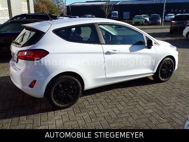 Gebraucht Ford Fiesta Cool & Connect 75 PS (55 kW) 2022 Weiß Kleinwagen