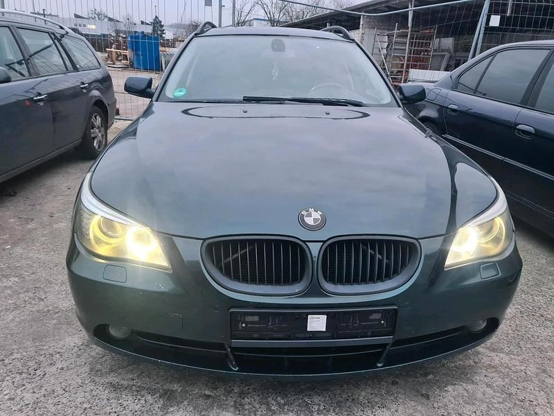 Grün Gebraucht 2005 BMW 525 Kombi | 4.000 € (Fairer Preis) - Bild 1/4