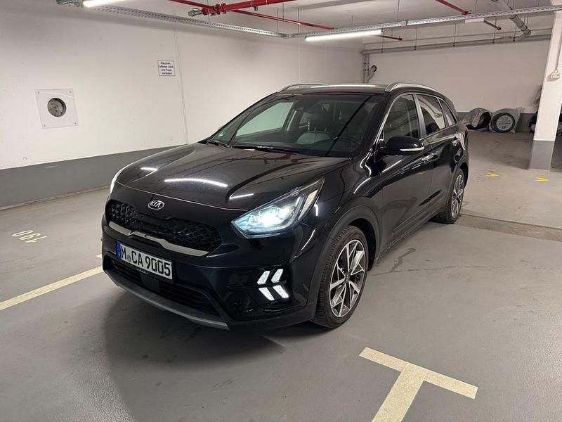 Schwarz Gebraucht 2021 Kia Niro Edition 7 SUV | 15.200 € - Bild 1/4