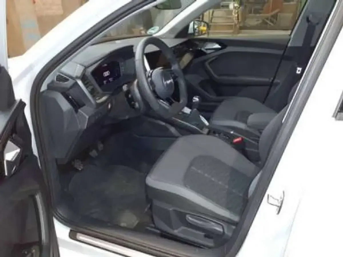 Gebraucht Audi A1 Advanced Plus 116 PS (85 kW) 2025 Gletscherweiß metallic SUV