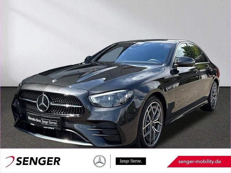 Grau Gebraucht 2021 Mercedes E300 AMG Limousine | 43.760 € (Teuer) - Bild 1/4