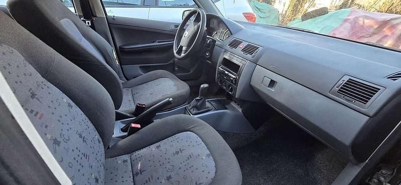 Gebraucht Skoda Fabia Classic 54 PS (39 kW) 2003 Schwarz Limousine